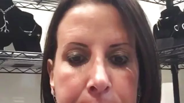 Sexe pas d'inscription  Papa penetration anale video gratuite éjacule sur sa fille baise sa délicieuse chatte