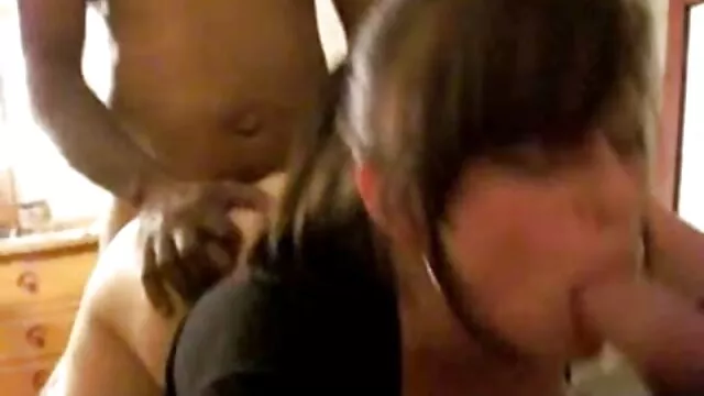 Sexe pas d'inscription  Une vidéo x gratuit brune maigre à l'hôtel sur le site de l'Arme