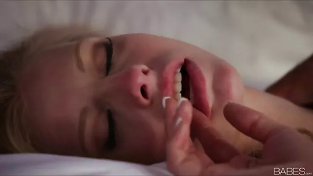 Sexe pas d'inscription  Caméra cachée dans l'esprit gros seins videos gratuites de la femme