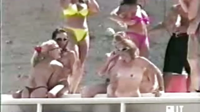 Sexe pas d'inscription  Salope baise dans video gratuite de sexe la poubelle et a pris dans sa culotte