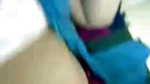 Sexe pas d'inscription  Une ébène saine tue une fille blanche sur le lit vidéo pour adulte gratuit