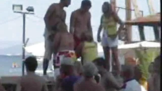 Sexe pas d'inscription  Belle-mère, a attrapé son fils se sex video gratuit 100 masturber