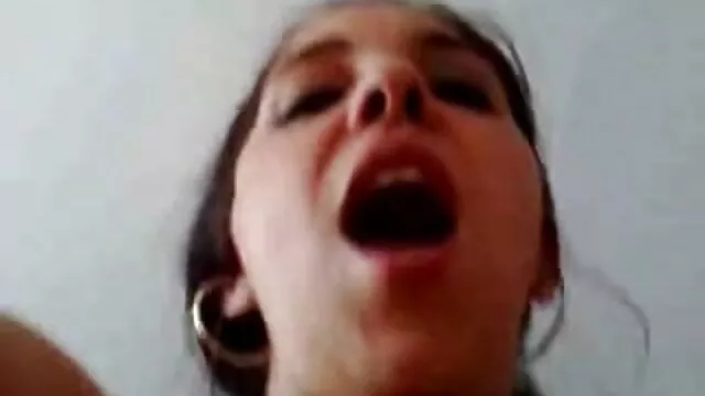Sexe pas d'inscription  Busty babe mange Grosse bite dans la salle de video de sexe en ligne gym
