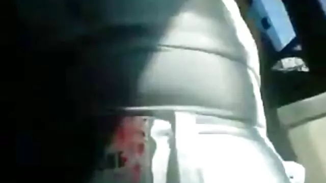 Sexe pas d'inscription  Suspendu au vidéo de x gratuit plafond et énorme chatte