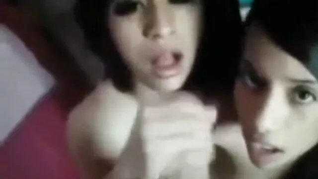 Sexe pas d'inscription  Détendez-vous et appliquez la beauté maigre sur le putain de tapis video nue gratuite